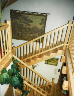 Treppe - Möbel- und Bauschreinerei GmbH aus Mallersdorf-Pfaffenberg