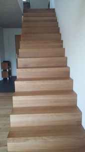 Treppe - Möbel- und Bauschreinerei GmbH aus Mallersdorf-Pfaffenberg