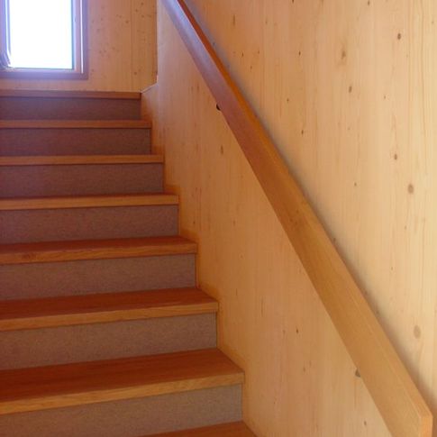 Treppe - Möbel- und Bauschreinerei GmbH aus Mallersdorf-Pfaffenberg